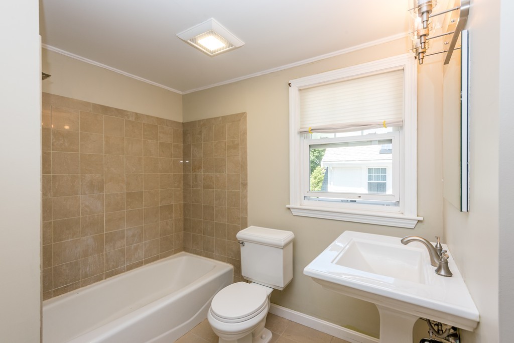 25 Valentine Road Arlington, MA 02476 - Photo 10 of 13