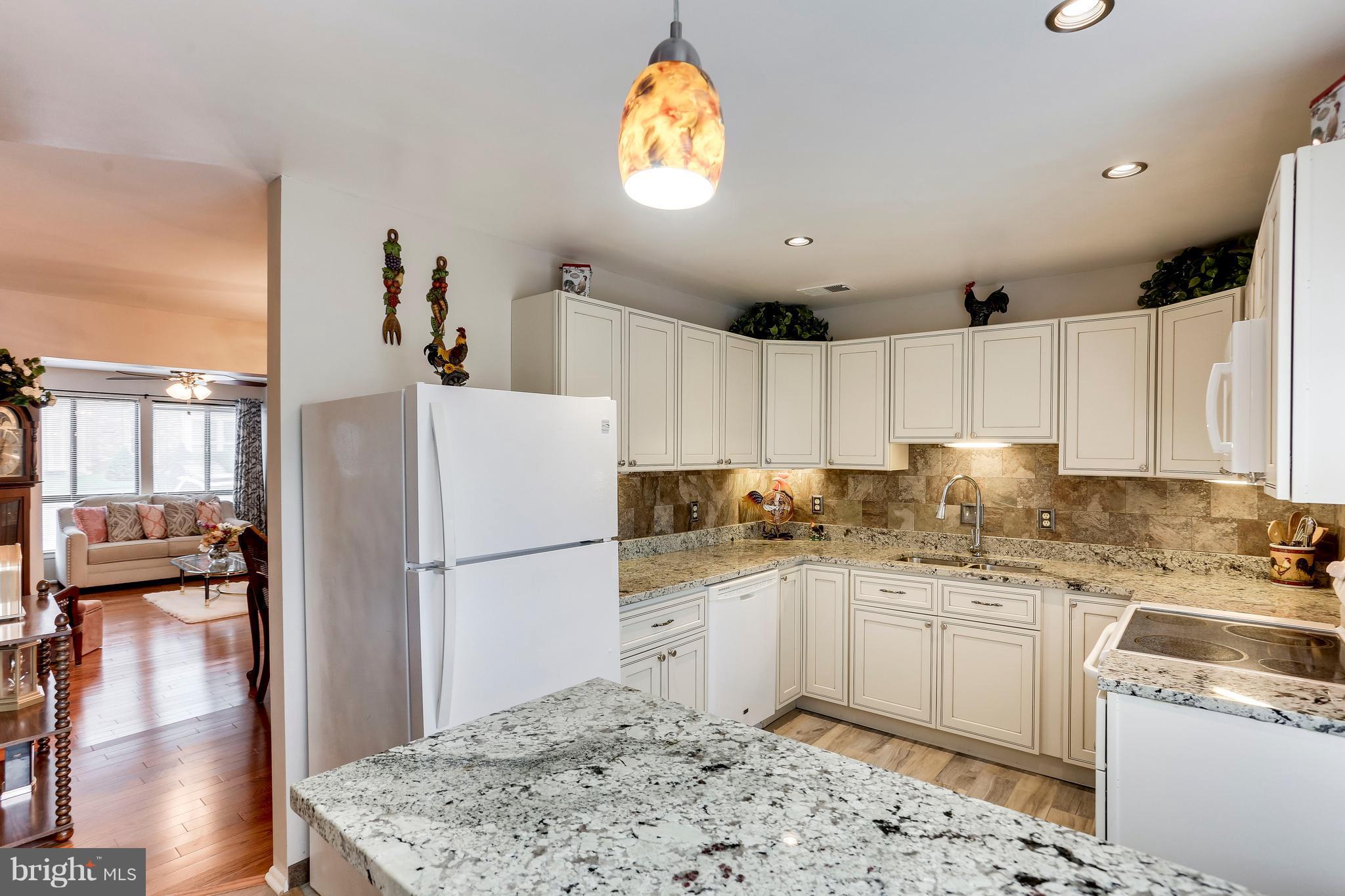 8723 Ridge Hollow Court Springfield, VA 22152 - Photo 14 of 29 Kitchen.