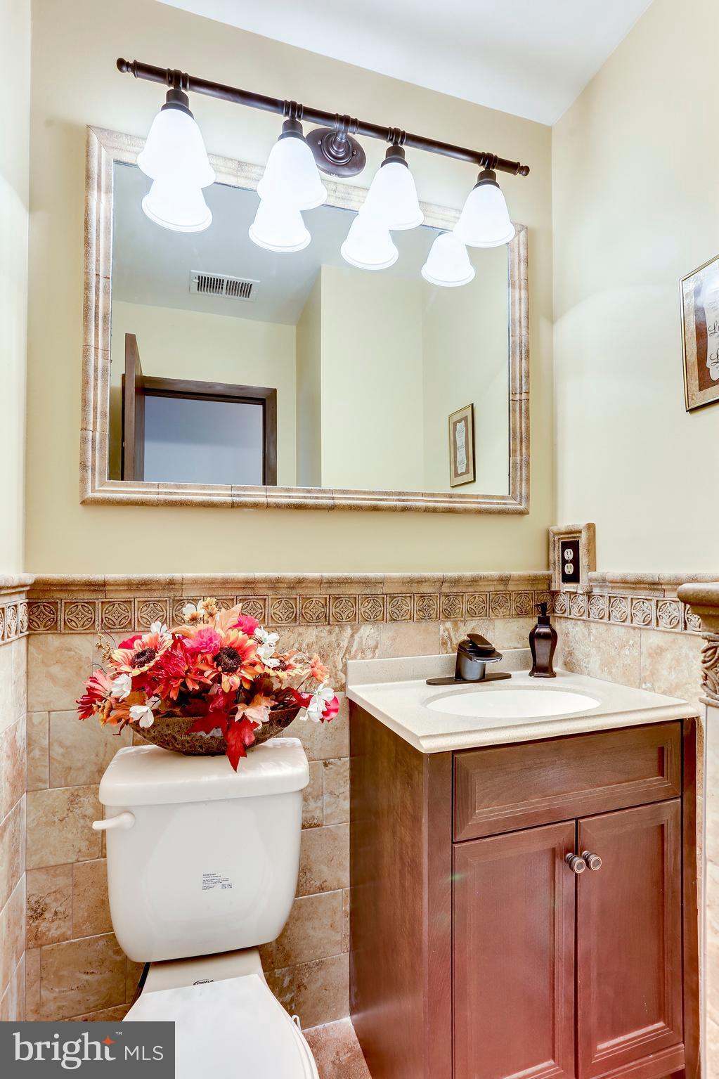 8723 Ridge Hollow Court Springfield, VA 22152 - Photo 17 of 29 Bath.
