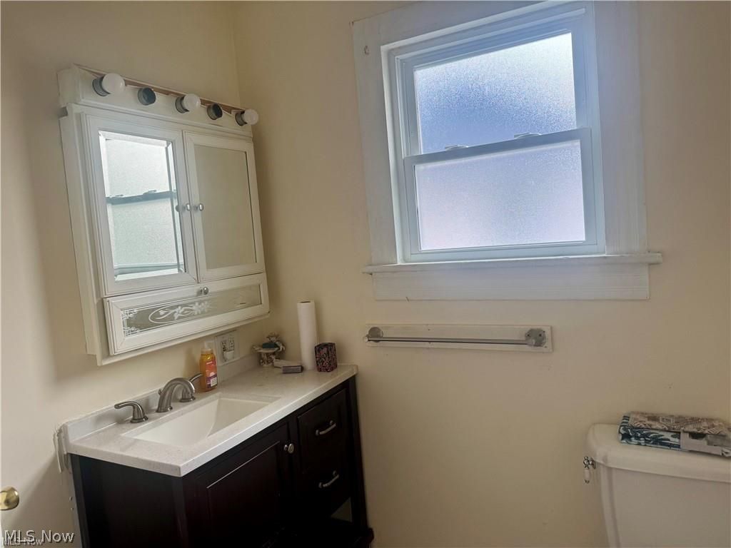 232 West River Road North Elyria, OH 44035 - Photo 10 of 14
