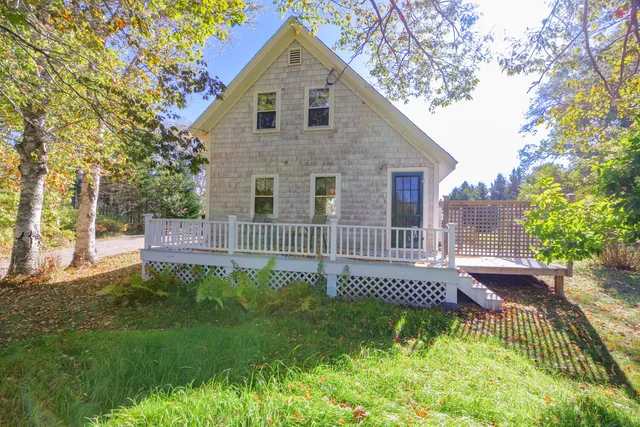 $499,000 | 522 Ferry Road, Islesboro, ME 04848