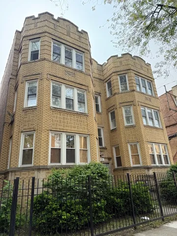$1,500 | 7841 South Essex Avenue, Unit 2N, Chicago, IL 60649