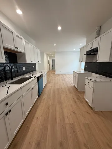 $1,500 | 7841 South Essex Avenue, Unit 2N, Chicago, IL 60649