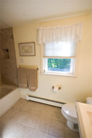 8 Harrow Road Norwood, MA 02062 - Photo 21 of 30 Gallery Image 21