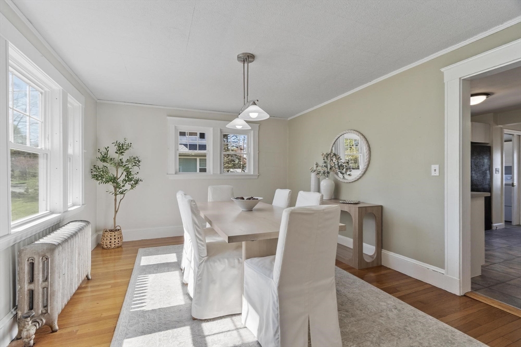 54 Pratt Street Reading, MA 01867 - Photo 5 of 41
