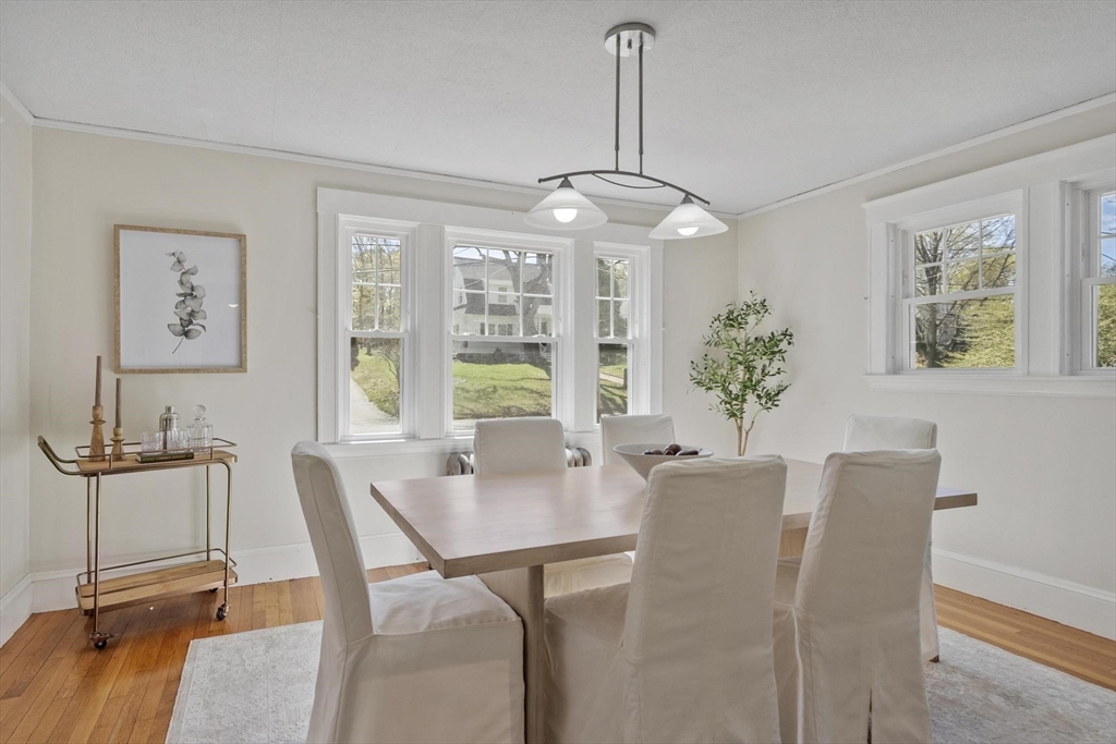 54 Pratt Street Reading, MA 01867 - Photo 6 of 41