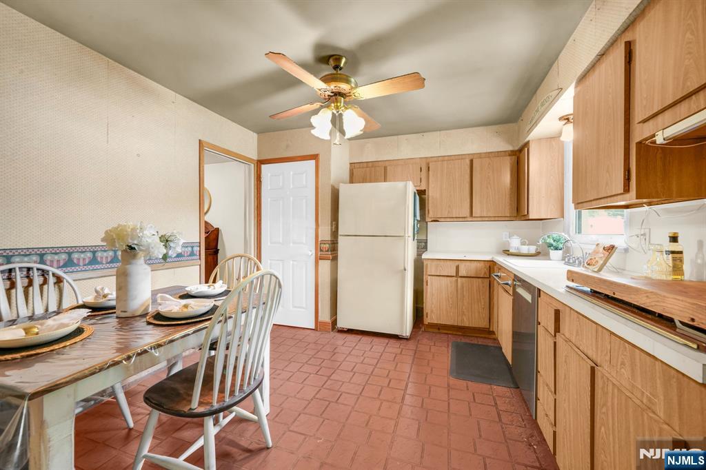 19 Lawrence Road Wayne, NJ 07470 - Photo 8 of 33