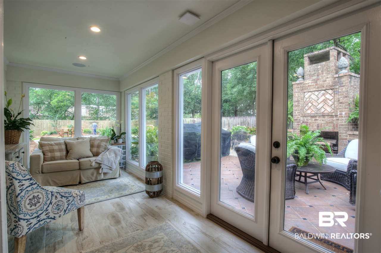 3805 South Conway Drive Mobile, AL 36608 - Photo 20 of 40 sunroom