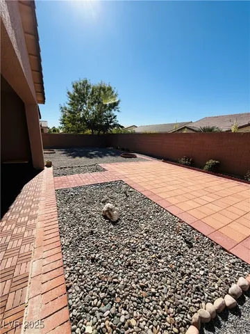 $2,400 | 4317 La Romita Street, Pahrump, NV 89061