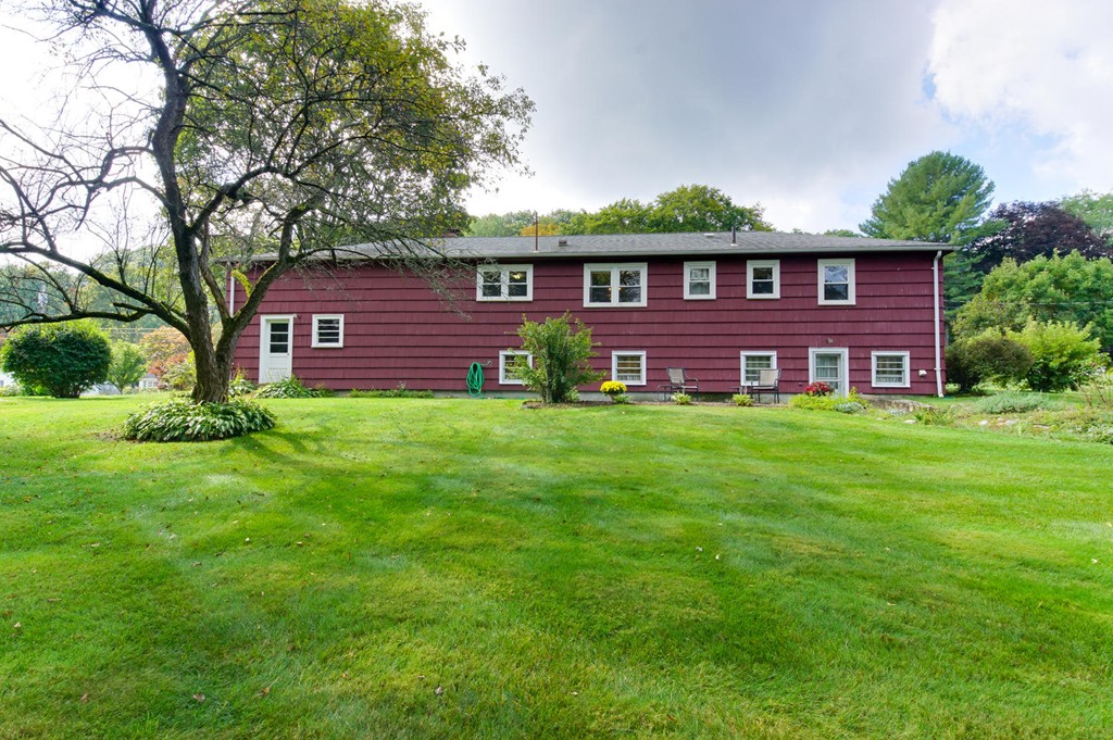 24 Highgate Road Framingham, MA 01701 - Photo 4 of 24 Gallery Image 4