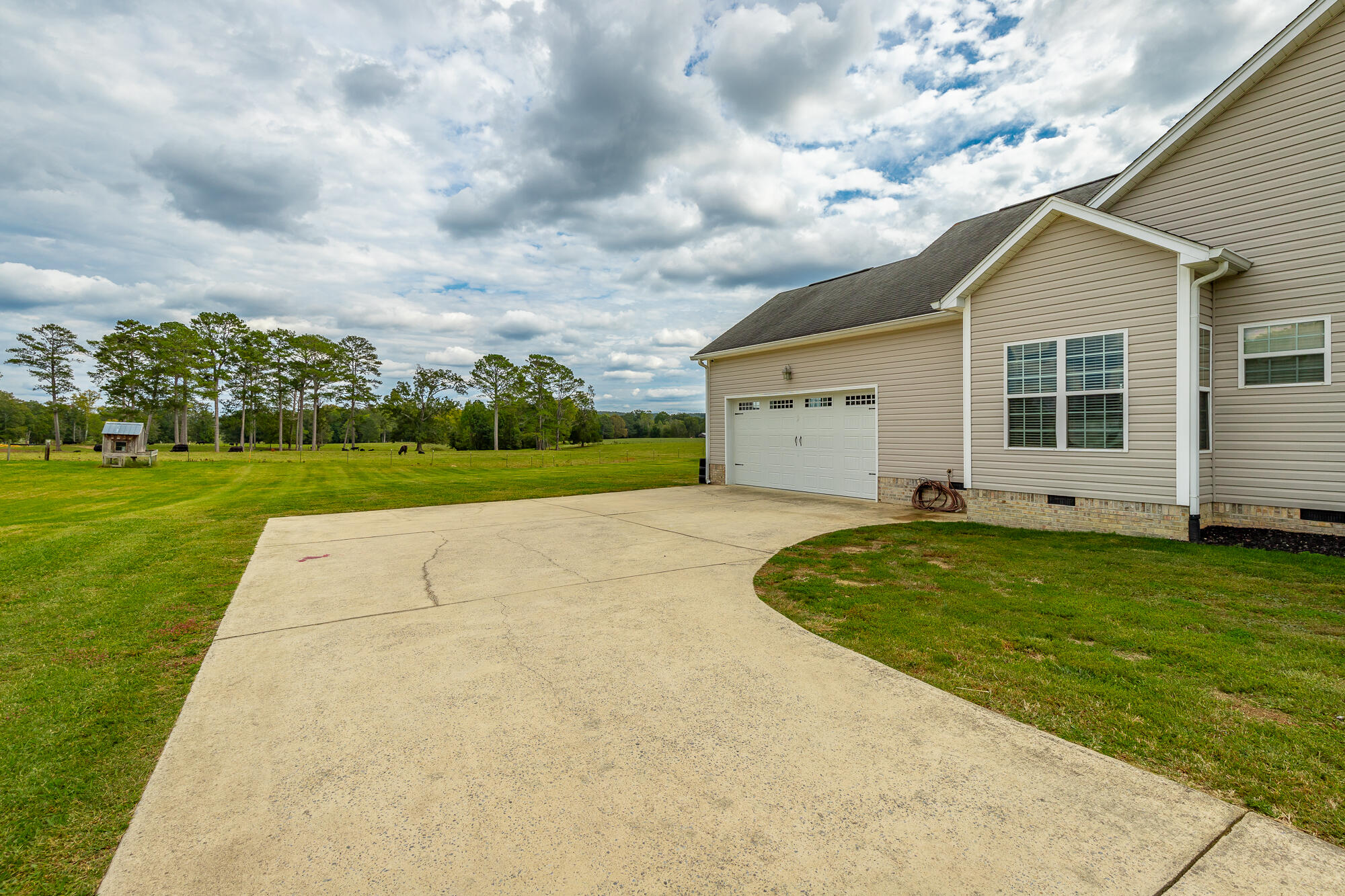 261 Roy Bird Road Rock Spring, GA 30739 - Photo 8 of 66 Driveway