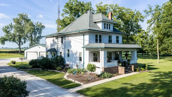 $485,000 | 467 North 42nd Road, Mendota, IL 61342