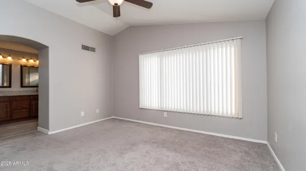 $2,700 | 17220 North 40th Place, Phoenix, AZ 85032
