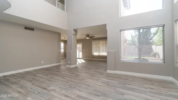 $2,700 | 17220 North 40th Place, Phoenix, AZ 85032