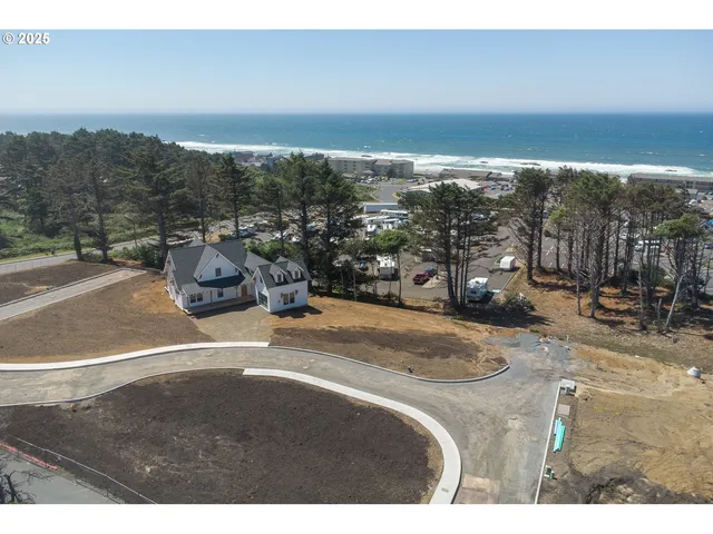 $1,195,000 | 1938 Northwest 40th Street, Lincoln City, OR 97367