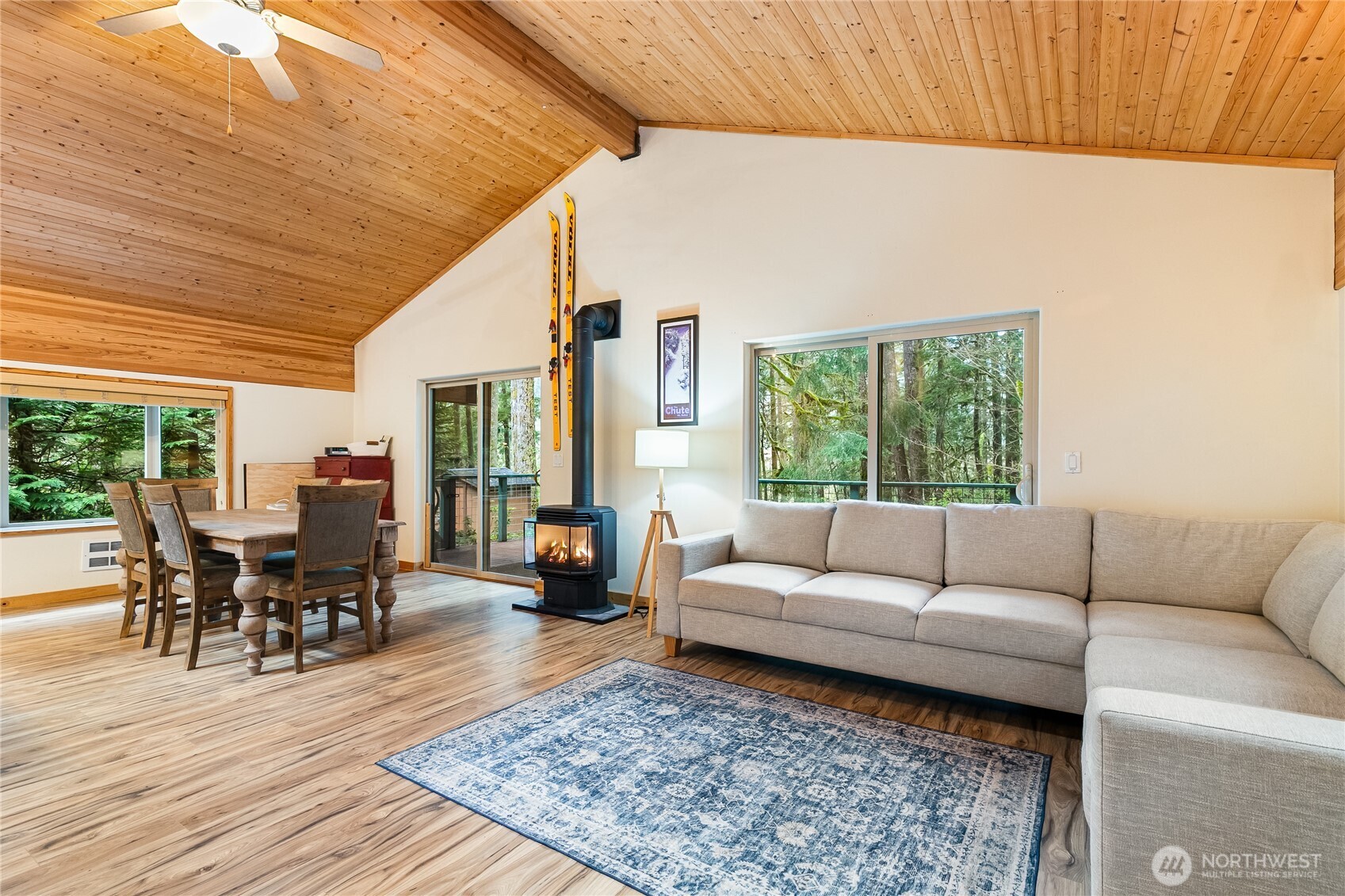 7469 Miller Way Deming, WA 98244 - Photo 4 of 31