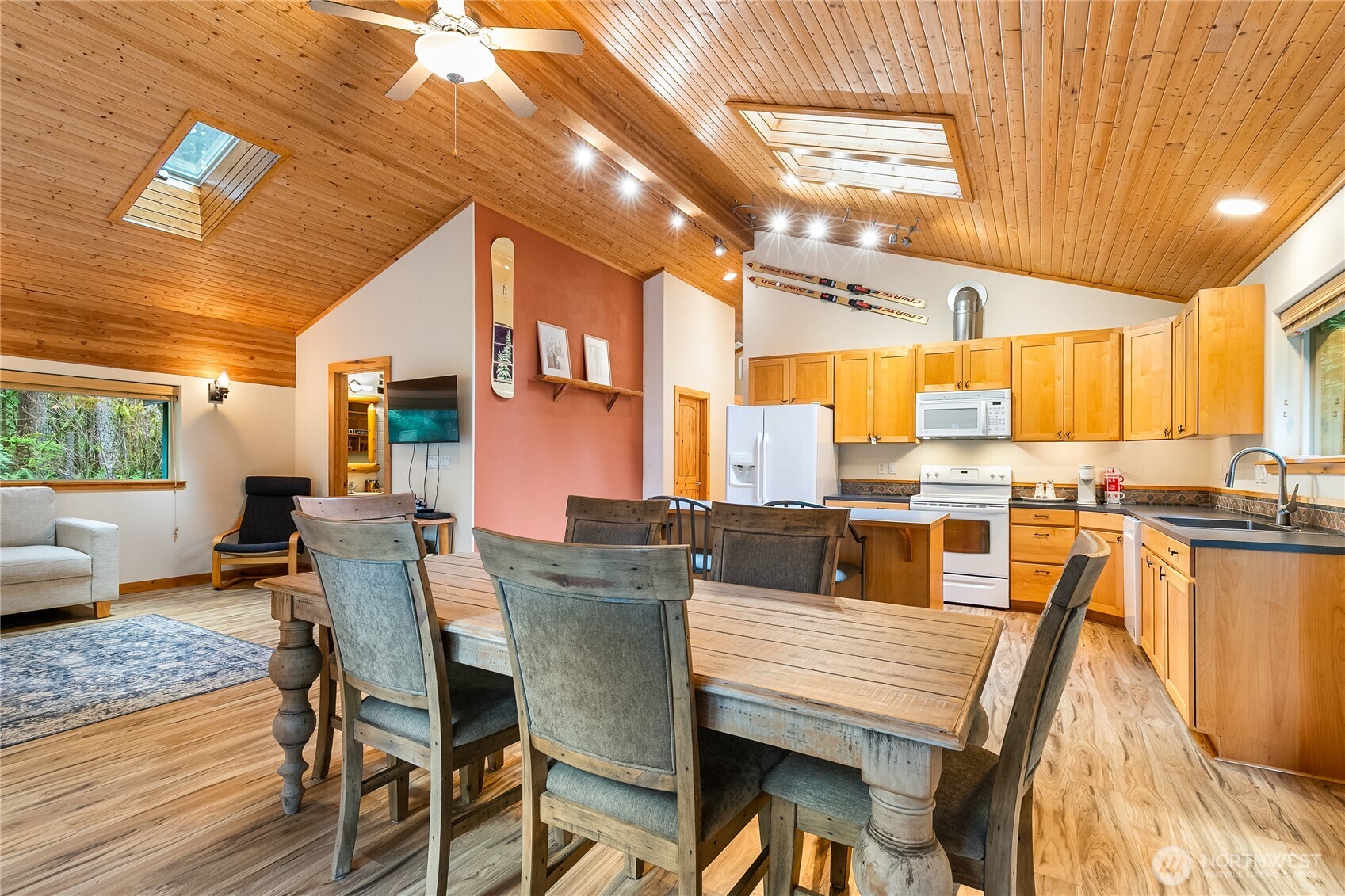 7469 Miller Way Deming, WA 98244 - Photo 6 of 31