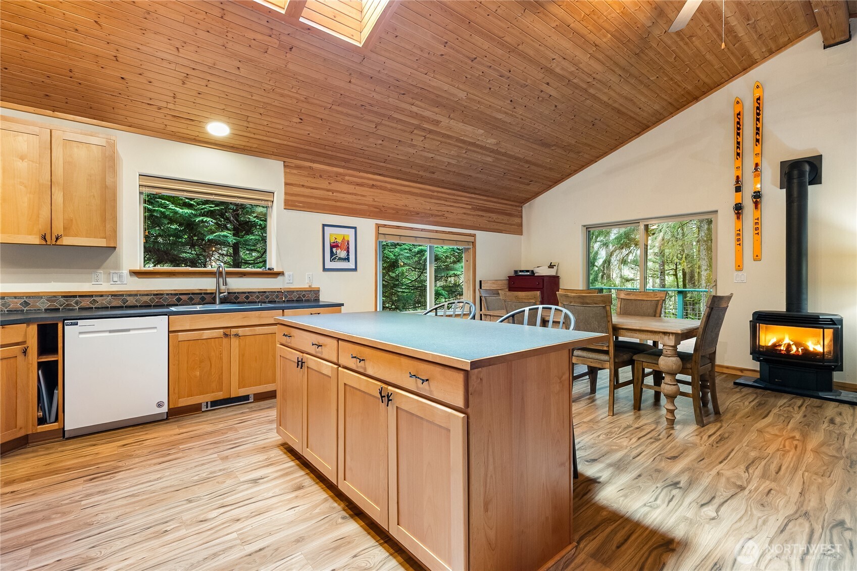 7469 Miller Way Deming, WA 98244 - Photo 8 of 31