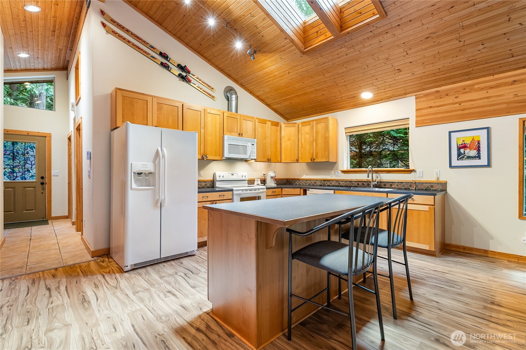 7469 Miller Way Deming, WA 98244 - Photo 9 of 31