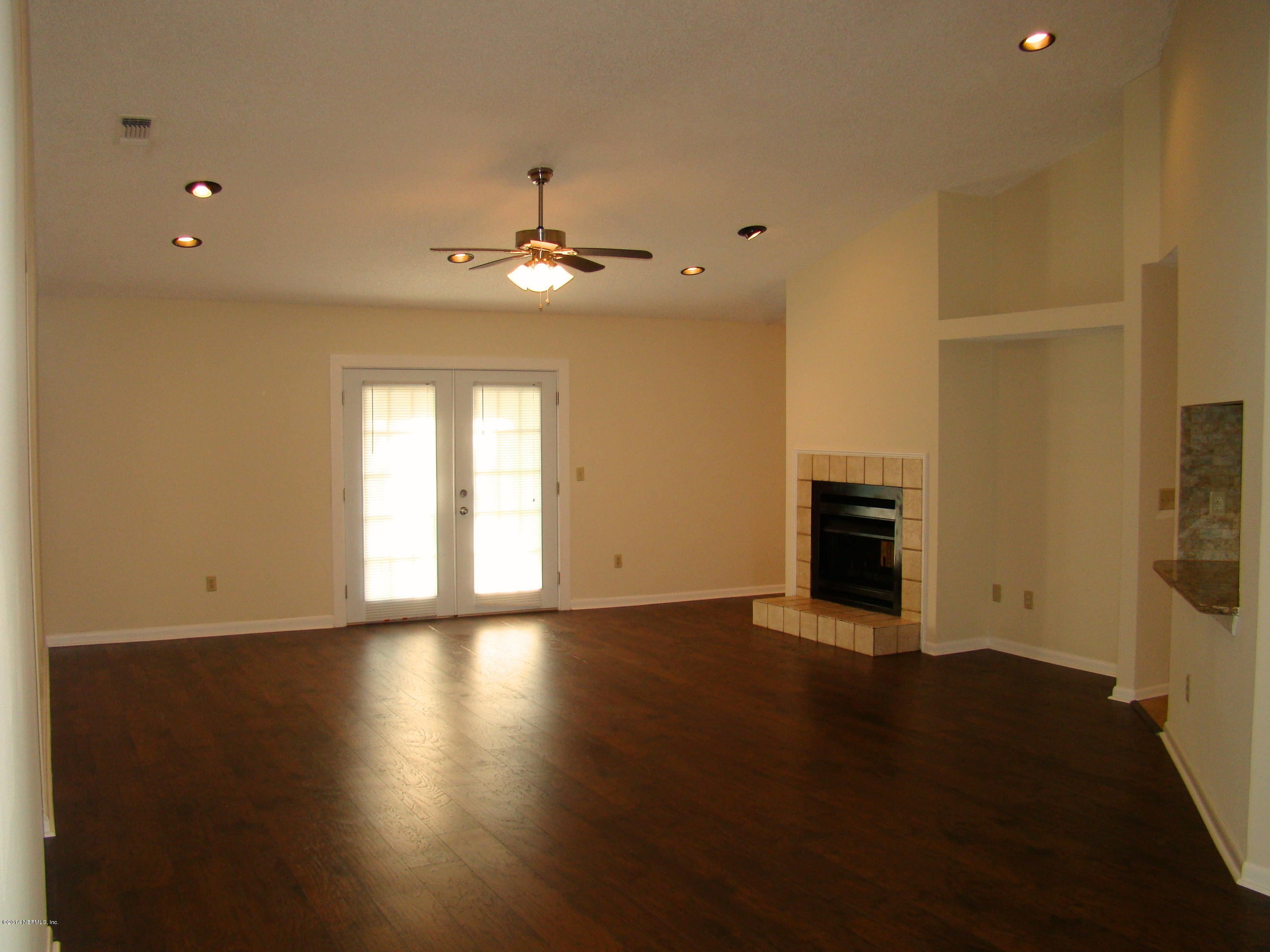 8349 Chason Road West Jacksonville, FL 32244 - Photo 3 of 14 LIVING ROOM