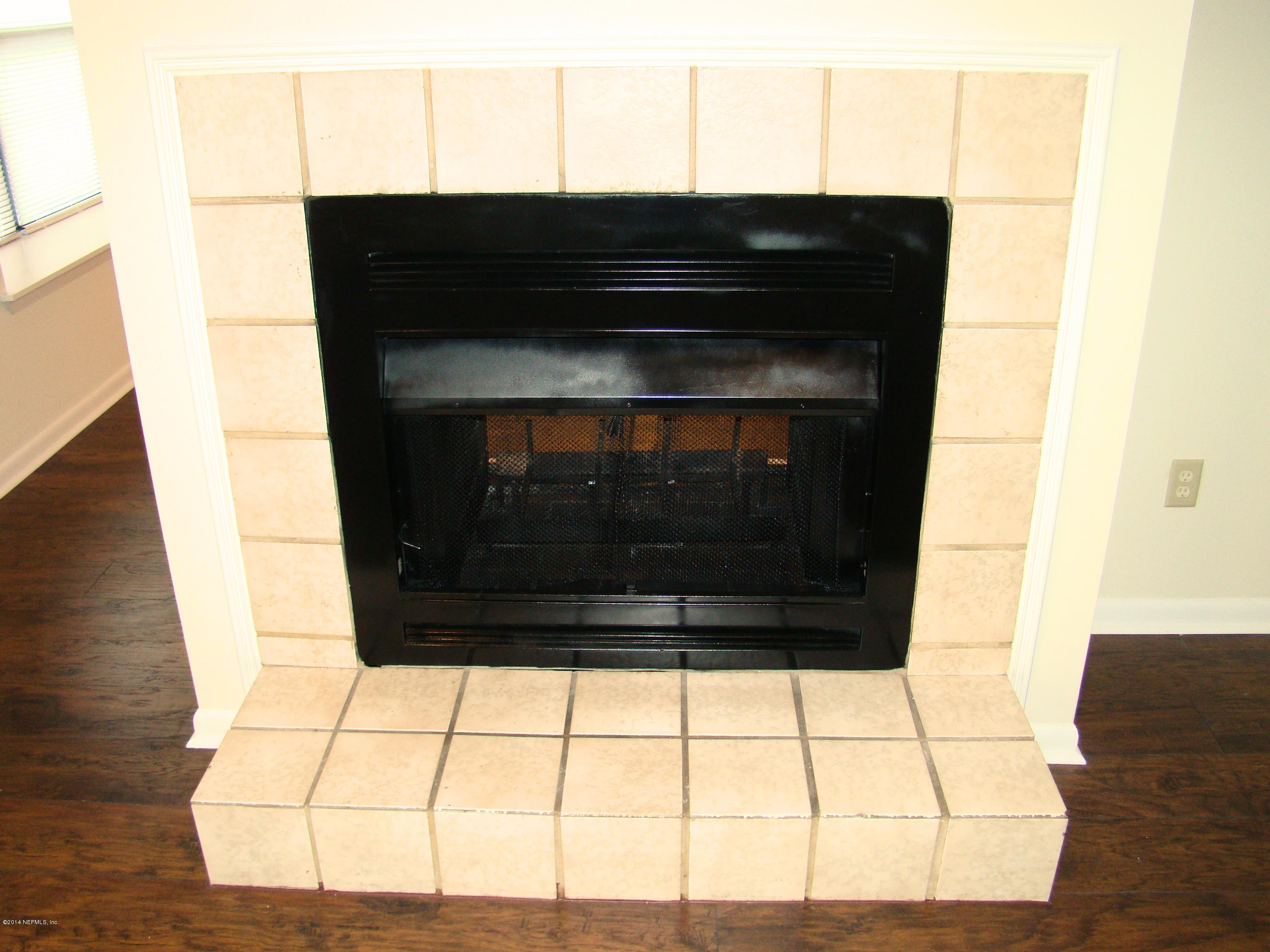 8349 Chason Road West Jacksonville, FL 32244 - Photo 4 of 14 2 SIDED FIREPLACE