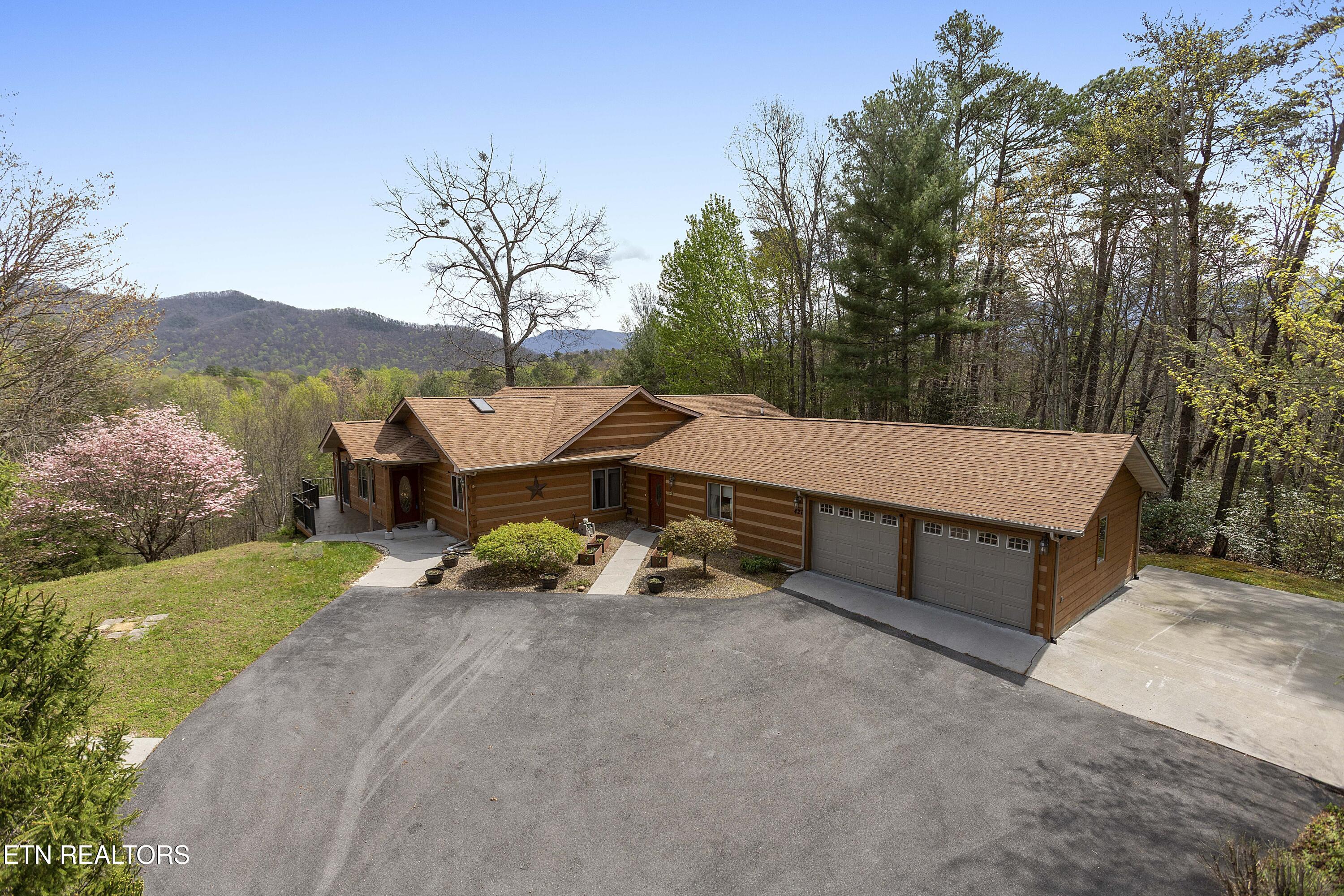 427 Gold Road Cosby, TN 37722 - Photo 5 of 46 IMG_8194