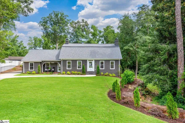 $1,050,000 | 106 Ramblewood Lane, Greenville, SC 29615