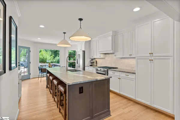 $1,050,000 | 106 Ramblewood Lane, Greenville, SC 29615