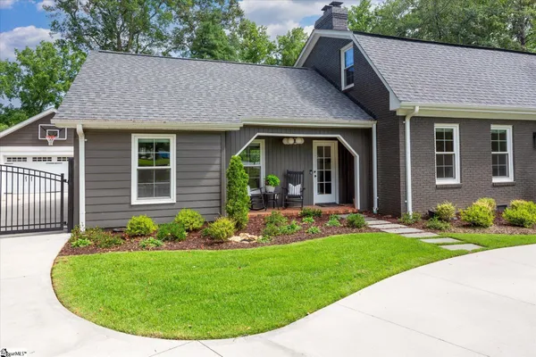 $1,050,000 | 106 Ramblewood Lane, Greenville, SC 29615