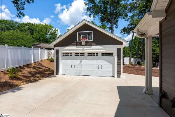 $1,050,000 | 106 Ramblewood Lane, Greenville, SC 29615