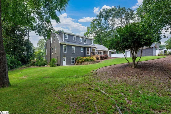 $1,050,000 | 106 Ramblewood Lane, Greenville, SC 29615