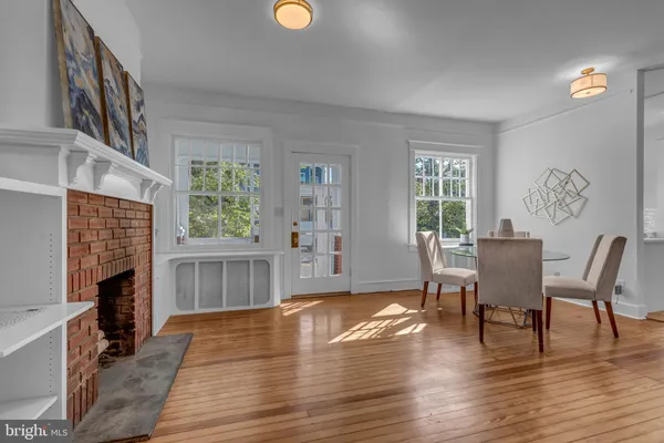 $1,175,000 | 422 North Edgewood Street, Arlington, VA 22201
