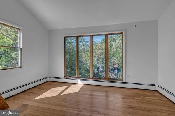 $1,175,000 | 422 North Edgewood Street, Arlington, VA 22201