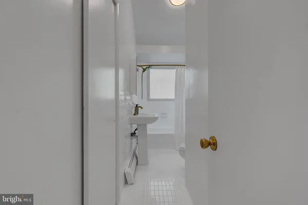 $1,175,000 | 422 North Edgewood Street, Arlington, VA 22201