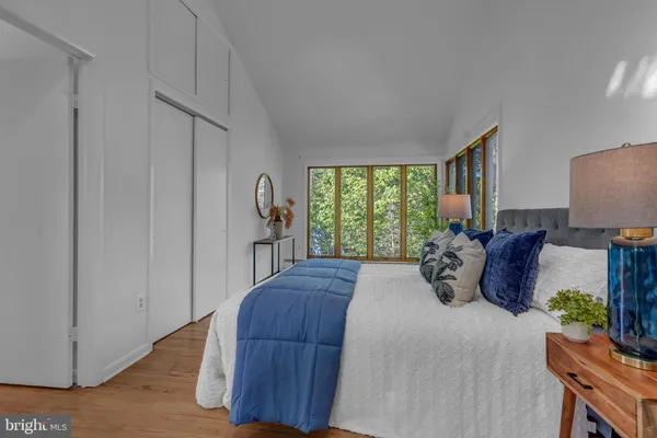 $1,175,000 | 422 North Edgewood Street, Arlington, VA 22201