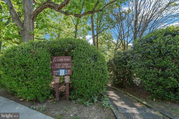 $1,175,000 | 422 North Edgewood Street, Arlington, VA 22201