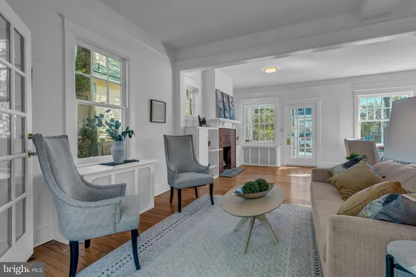 $1,175,000 | 422 North Edgewood Street, Arlington, VA 22201