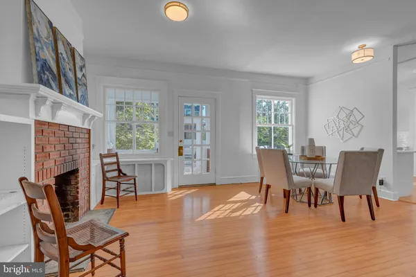 $1,175,000 | 422 North Edgewood Street, Arlington, VA 22201