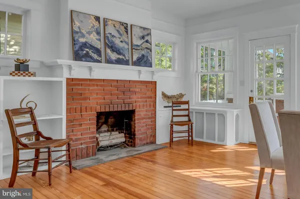 $1,175,000 | 422 North Edgewood Street, Arlington, VA 22201