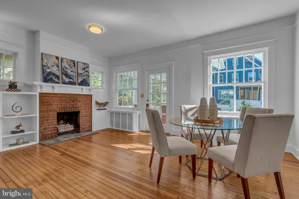 $1,175,000 | 422 North Edgewood Street, Arlington, VA 22201