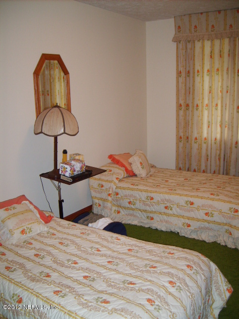 35119 Braddock Road Callahan, FL 32011 - Photo 11 of 19 Guest Room