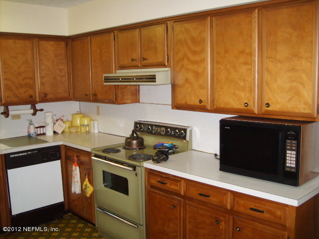 35119 Braddock Road Callahan, FL 32011 - Photo 16 of 19 Plenty of kitchen cabinets