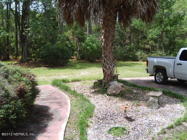 35119 Braddock Road Callahan, FL 32011 - Photo 3 of 19 Mature landcaping