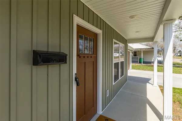 $235,900 | 131 North Alexander Street, Farmington, MO 63640