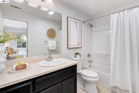 $825,000 | 164 Heligan Lane, Unit 8, Livermore, CA 94551