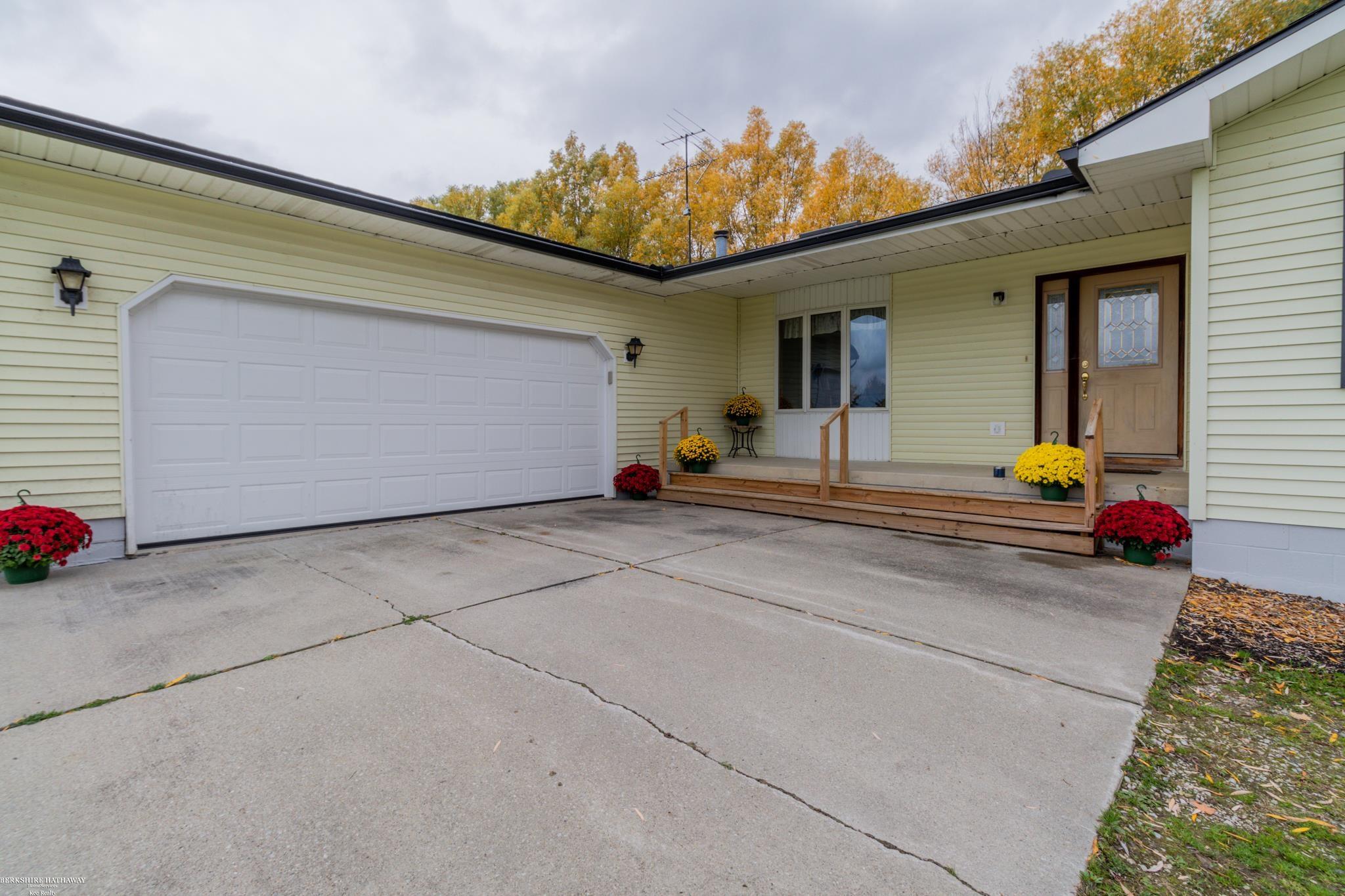 629 Braidwood Road Memphis, MI 48041 - Photo 3 of 35