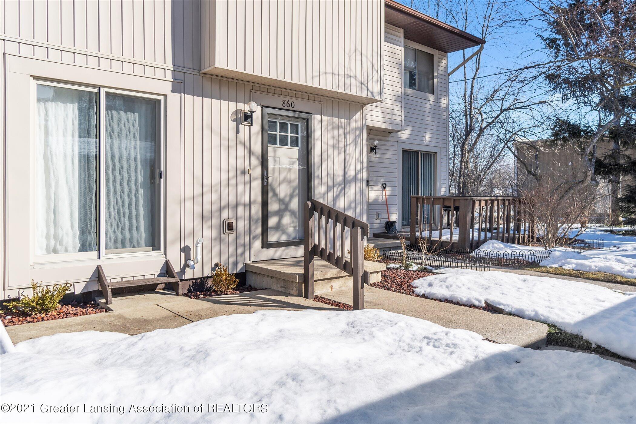 860 Armstrong Road, Unit 5 Lansing, MI 48911 - Photo 2 of 35 FRONT