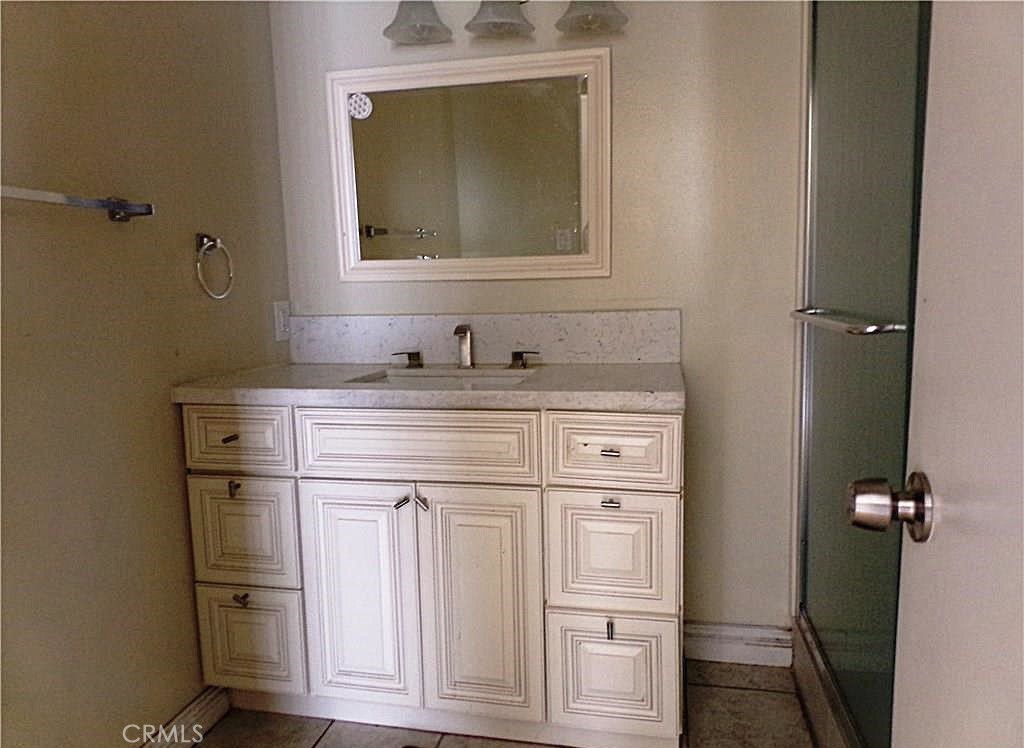 81 Seton Road Irvine, CA 92612 - Photo 12 of 21 Hallway Bathroom