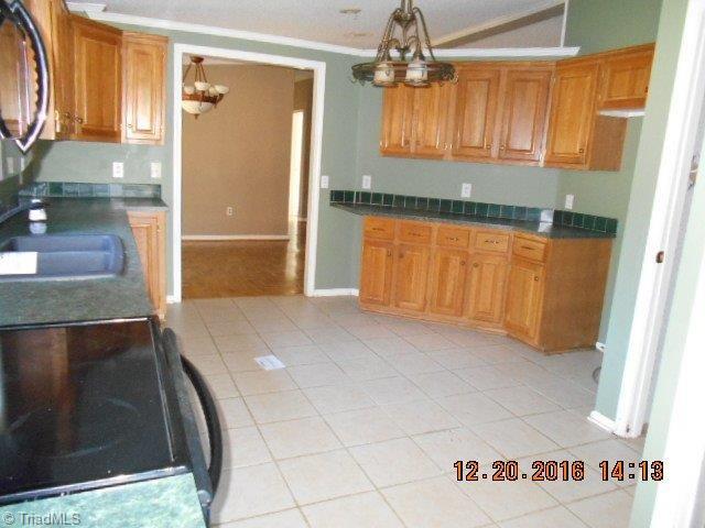 1446 Pebblebrook Road Winston-Salem, NC 27105 - Photo 12 of 27