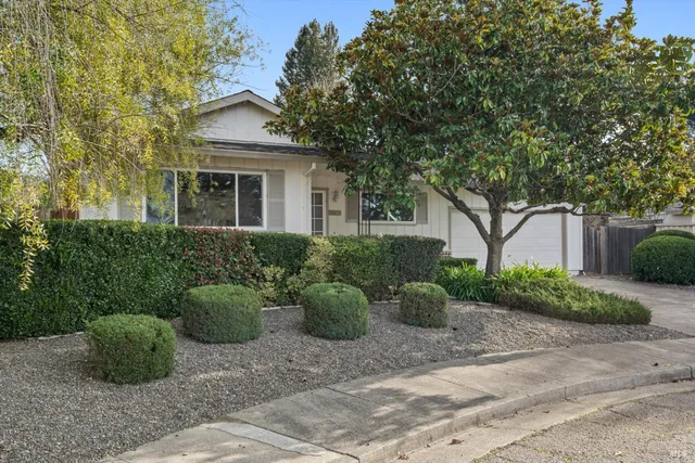 $685,000 | 5070 Dupont E Court, Santa Rosa, CA 95409